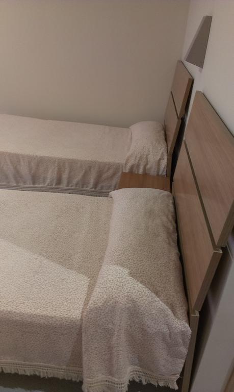 Hostal Bisbal Only Adults No Ac Valencia Ruang foto
