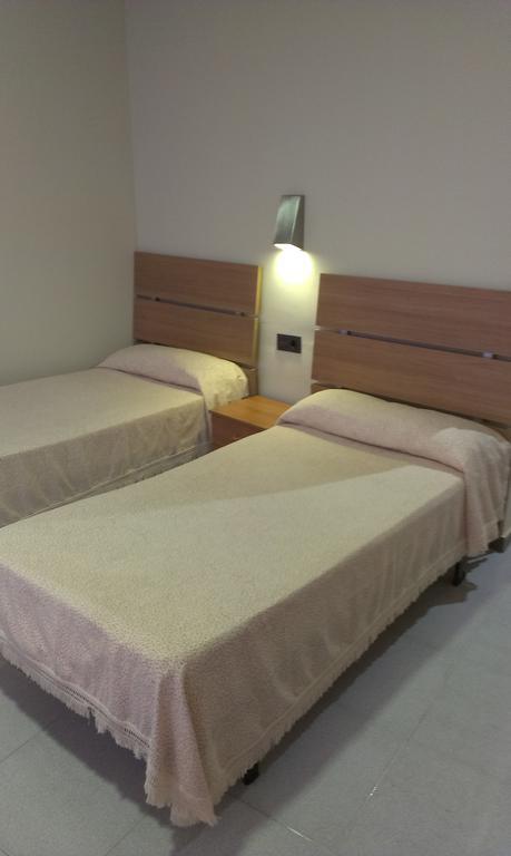 Hostal Bisbal Only Adults No Ac Valencia Ruang foto