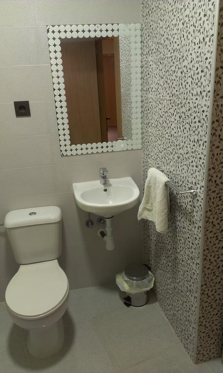 Hostal Bisbal Only Adults No Ac Valencia Ruang foto